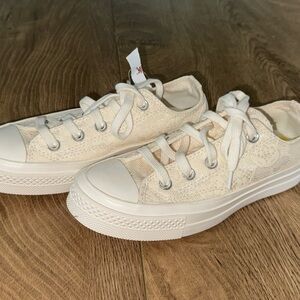 Converse Chuck Taylor All Star Floral Lace Sneakers- Cream- Women’s Size 5